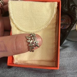 James Avery delicate vine ring size 9
